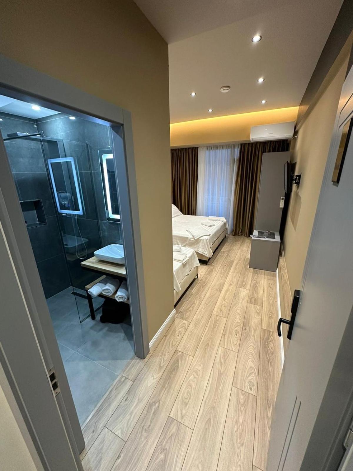 Hotel Europa Krujë Exteriör bild