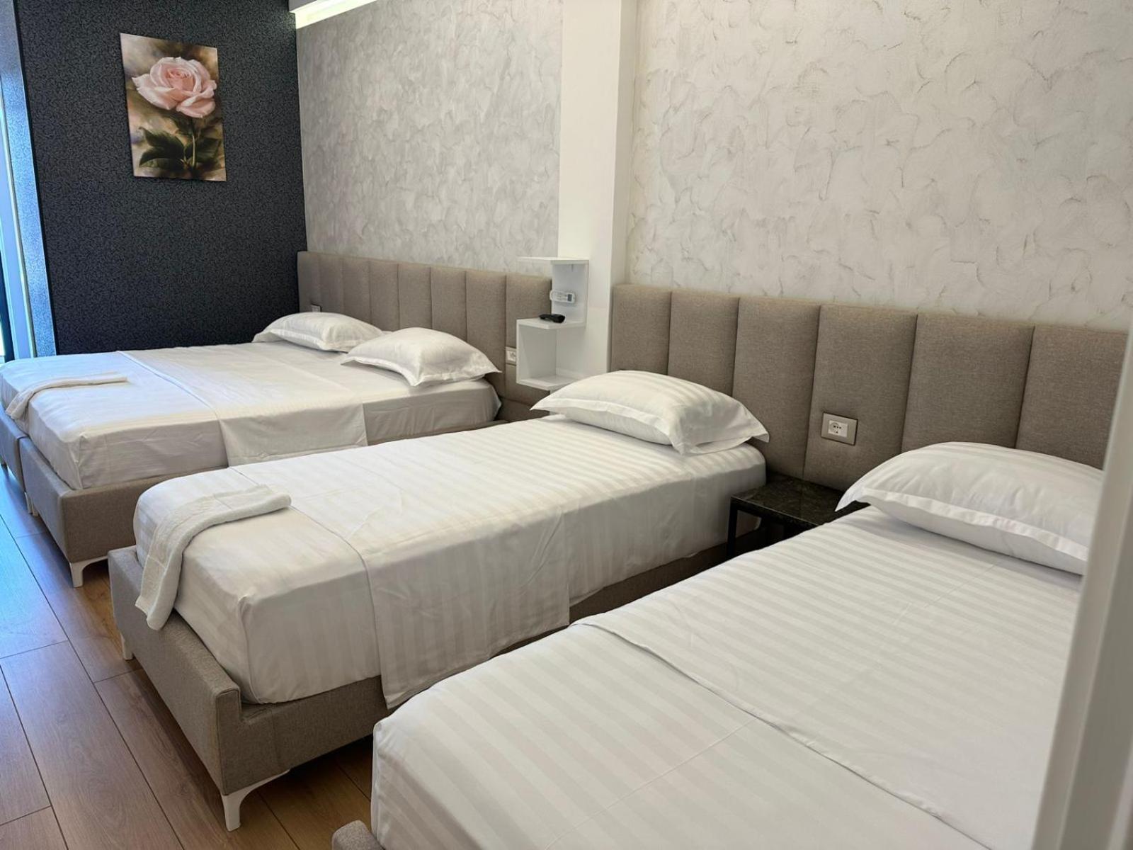 Hotel Europa Krujë Exteriör bild